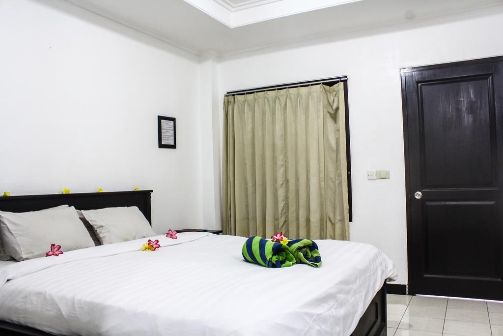 Hotel Puri Tanah Lot Kuta  Exterior photo