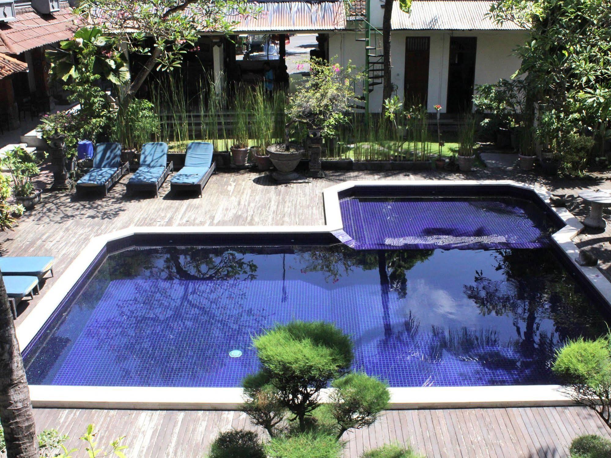 Hotel Puri Tanah Lot Kuta  Exterior photo