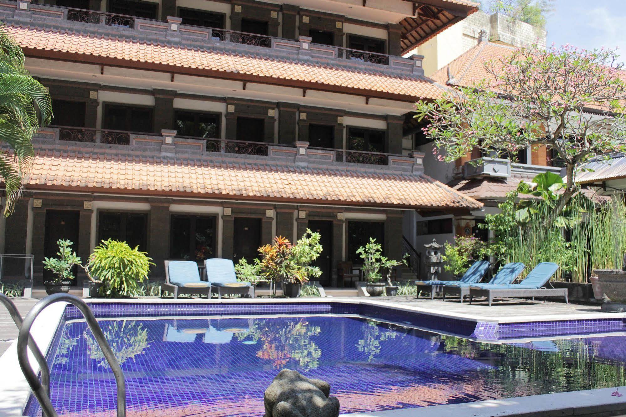 Hotel Puri Tanah Lot Kuta  Exterior photo