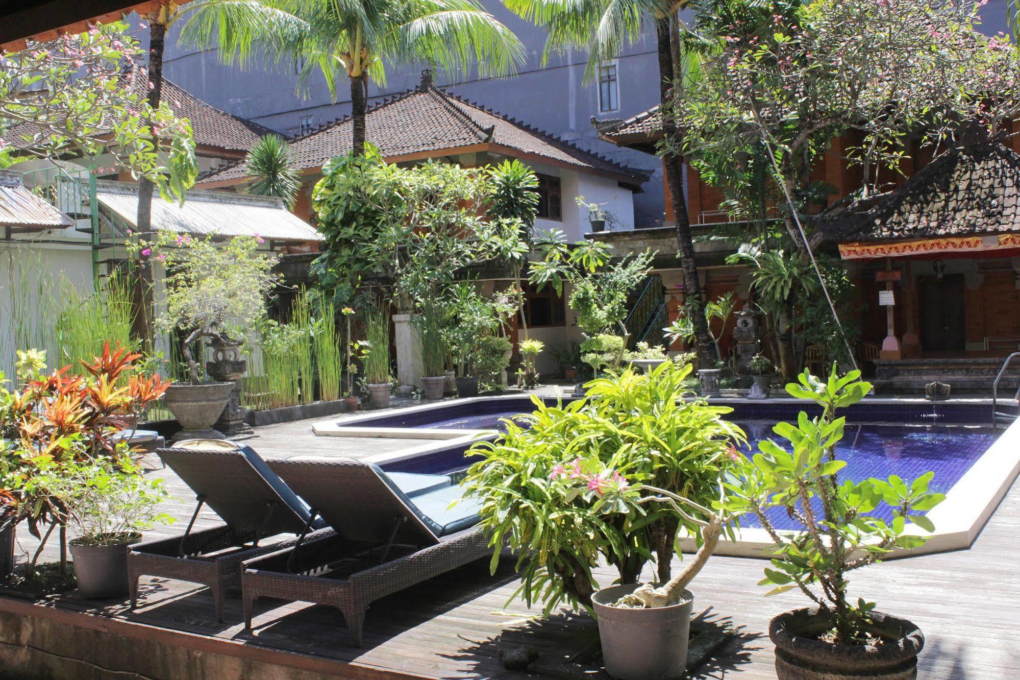 Hotel Puri Tanah Lot Kuta  Exterior photo