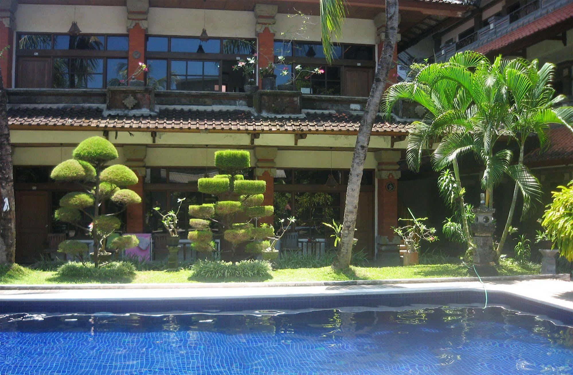 Hotel Puri Tanah Lot Kuta  Exterior photo
