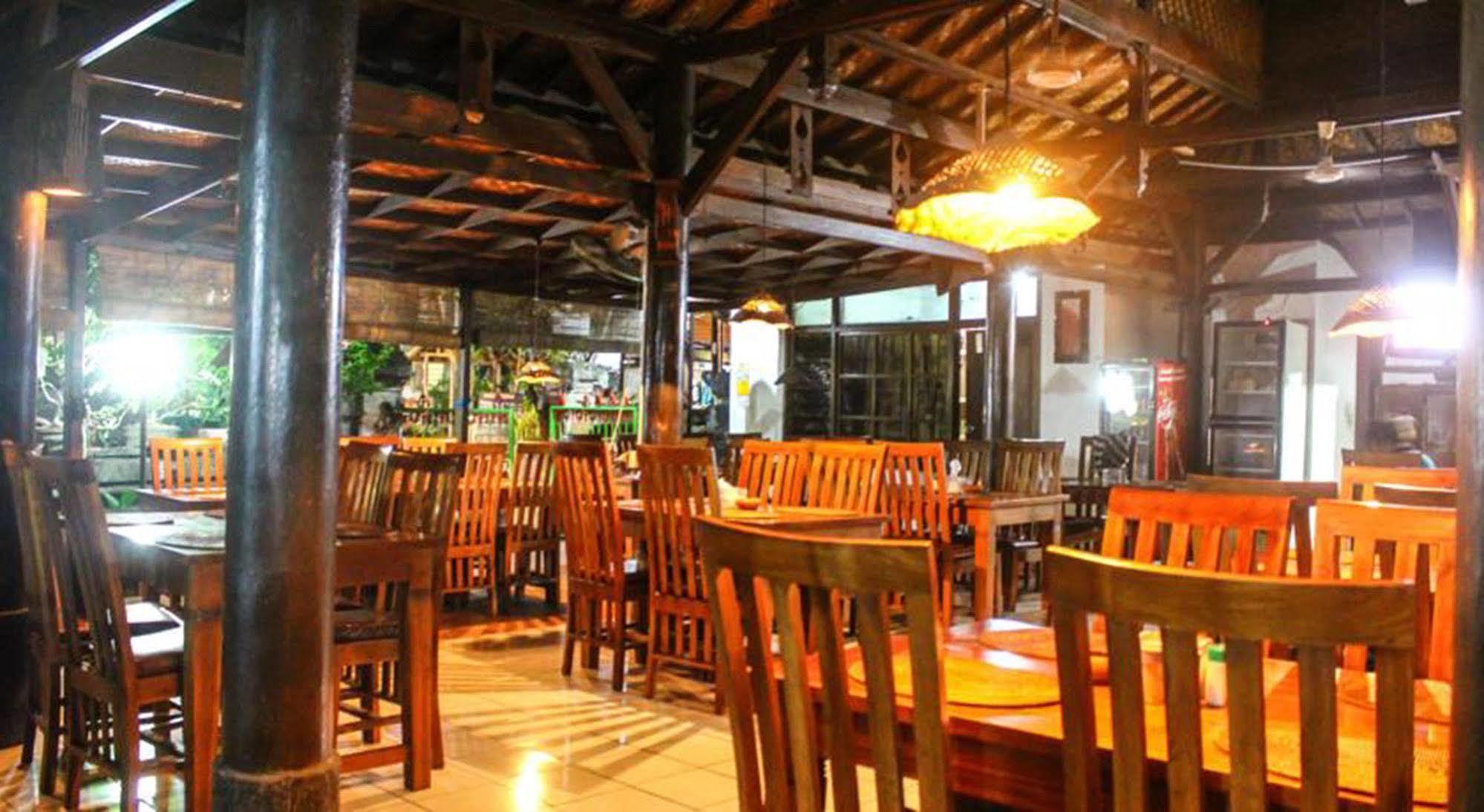 Hotel Puri Tanah Lot Kuta  Exterior photo