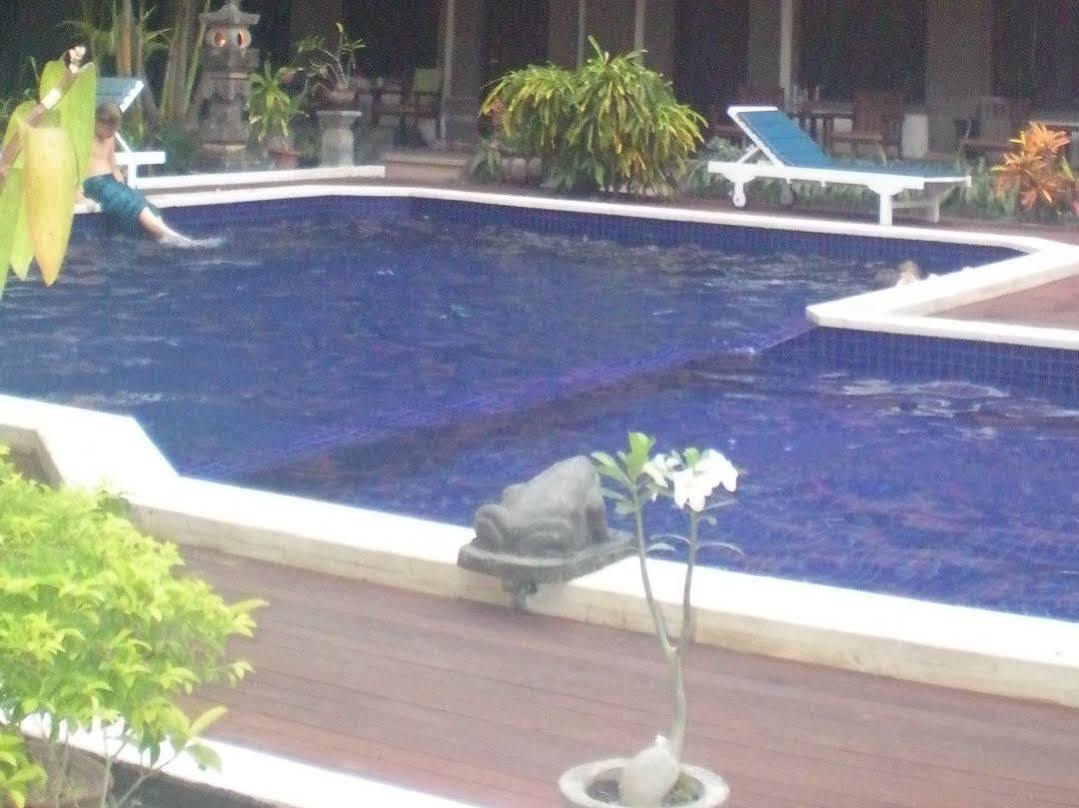 Hotel Puri Tanah Lot Kuta  Exterior photo