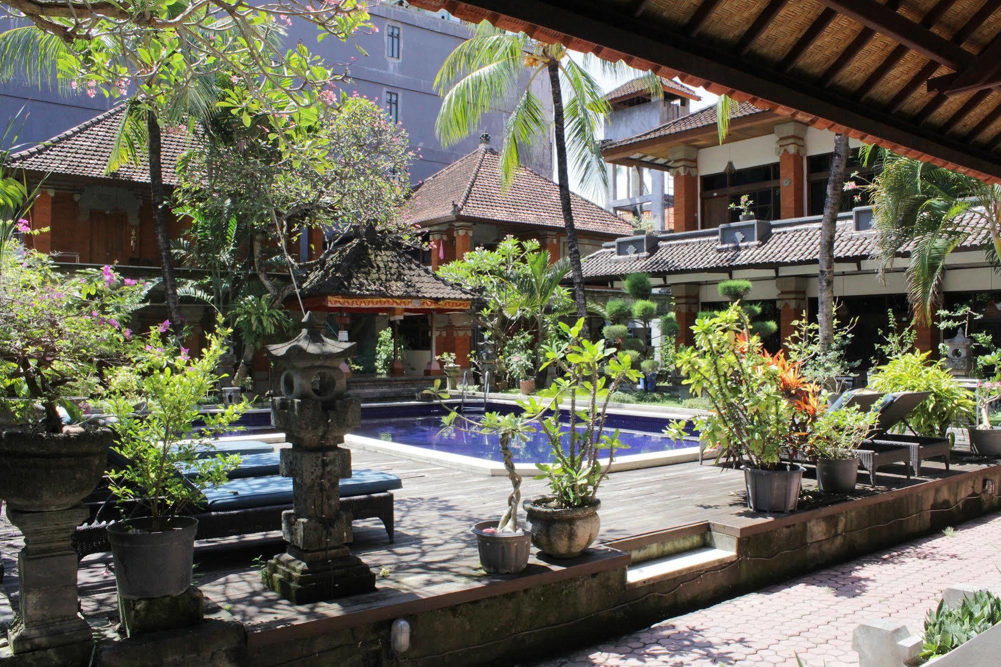 Hotel Puri Tanah Lot Kuta  Exterior photo