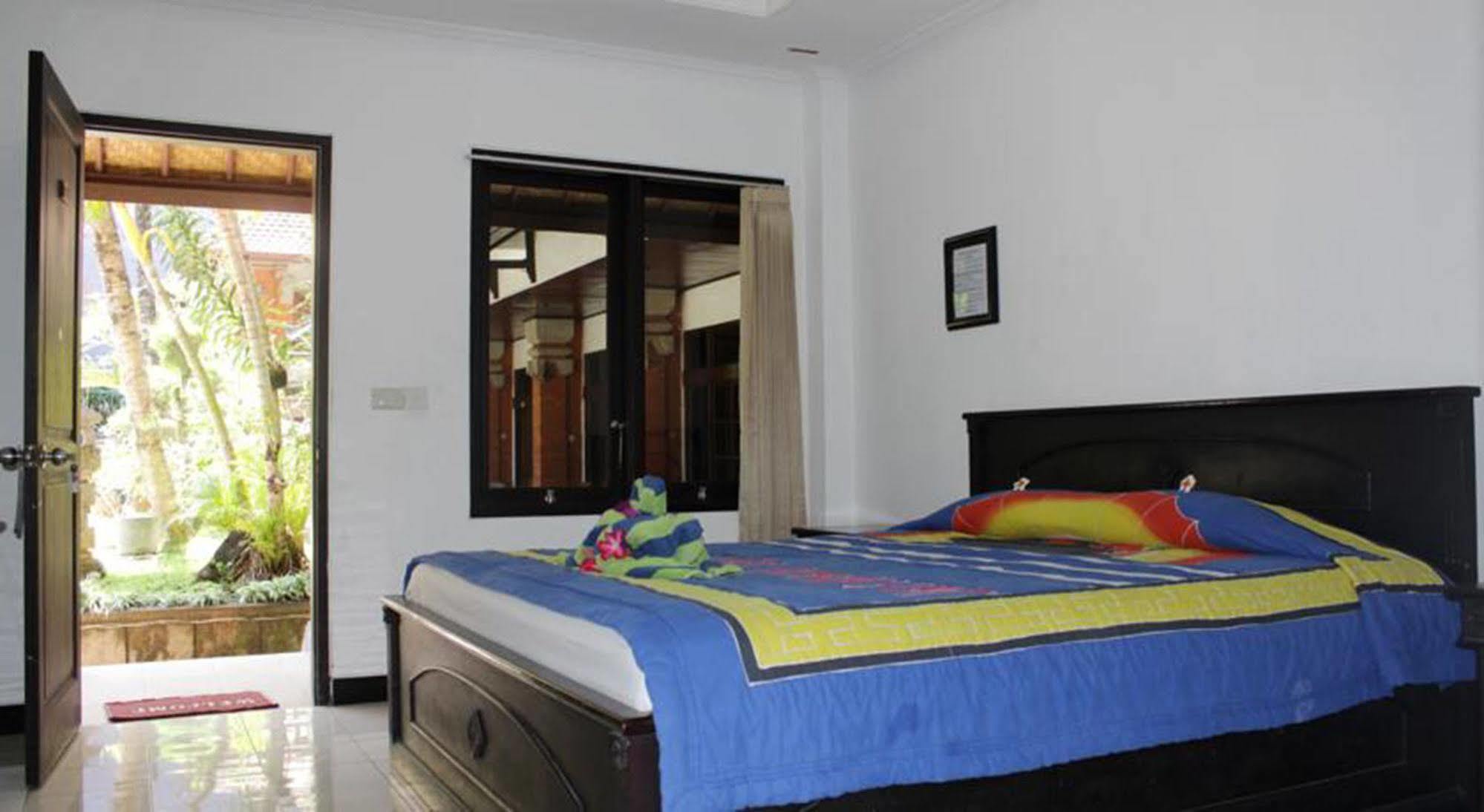 Hotel Puri Tanah Lot Kuta  Exterior photo