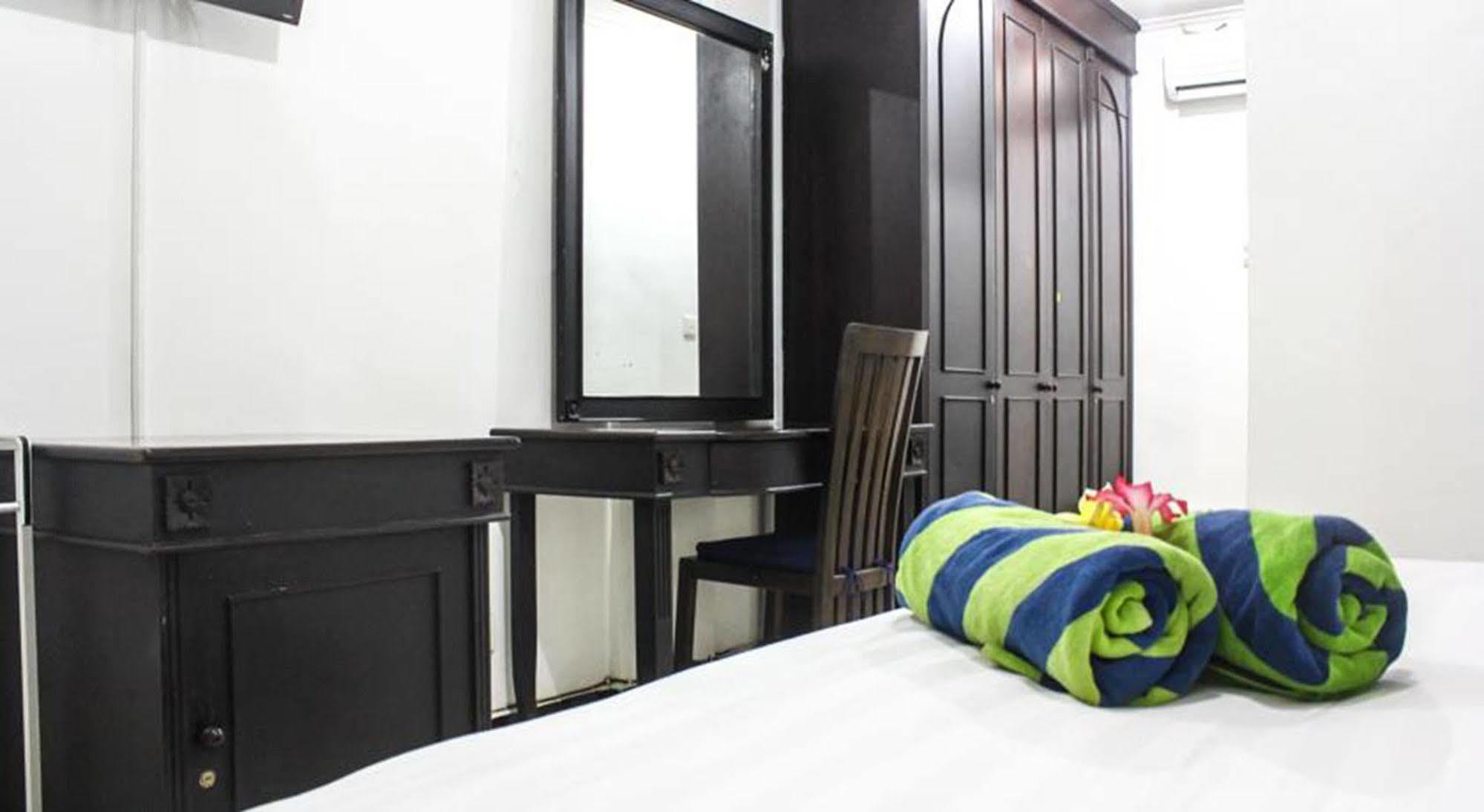 Hotel Puri Tanah Lot Kuta  Exterior photo